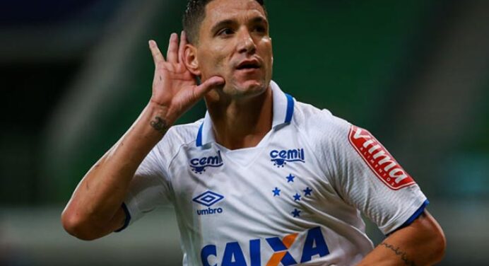 Após perder gol incrível, Thiago Neves volta a atacar o Fla: “Na quarta-feira sai”