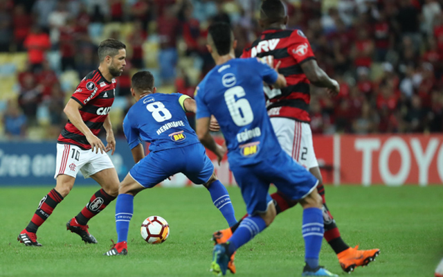 Flamengo e Cruzeiro têm uniformes definidos para jogo desta quarta