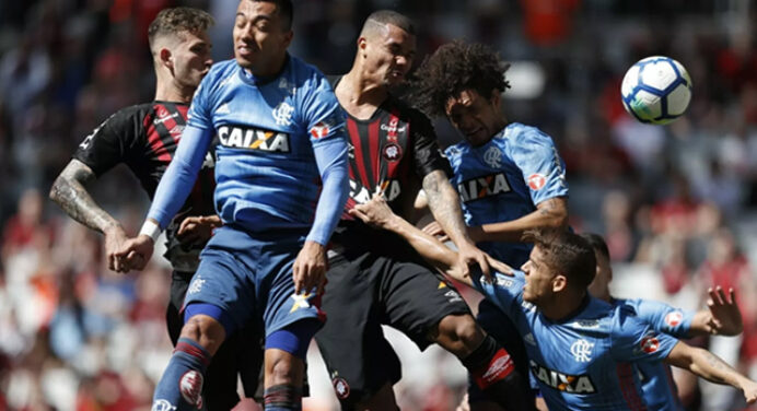 GE: “Fla ‘perde a hora’ na manhã de domingo, dá espaços pela direita e acorda já golpeado pelo Atlético-PR”