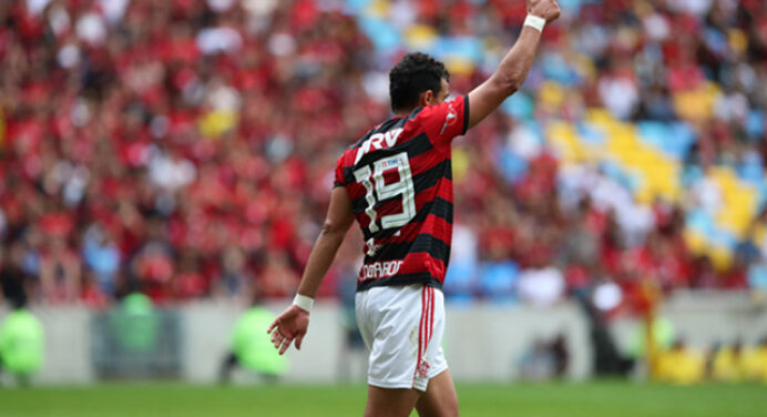 Abel revela o que deve ajudar Dourado a evoluir no Fla e vê semelhanças com época de Flu