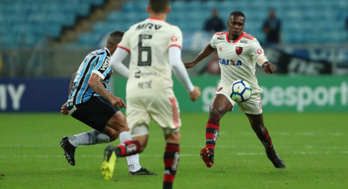 Jornalista compara atuação do Fla contra o Grêmio ao time de 2017