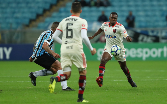 Jornalista compara atuação do Fla contra o Grêmio ao time de 2017