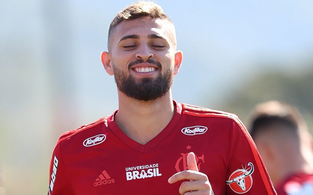 Comentarista faz campanha por Léo Duarte, zagueiro do Flamengo, na seleção brasileira