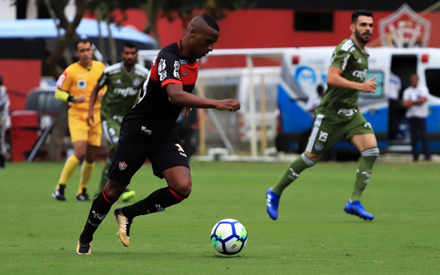 Próximo rival do Fla, Vitória supera 70 gols sofridos em 2018