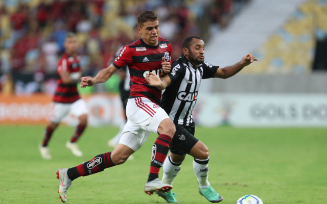 Com baixas importantes, Flamengo ainda pode perder Cuéllar para jogo contra o Corinthians