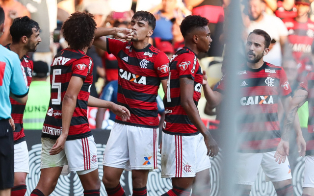 Flamengo vence o Atlético-MG em jogo eletrizante, e torcedores fazem a festa na web