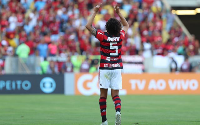 Willian Arão celebra sequência como titular e projeta evolução