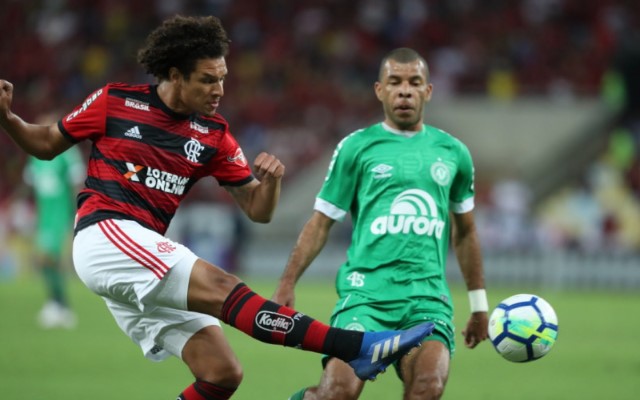 Arão joga bem e ganha moral com Barbieri para semifinal da Copa do Brasil