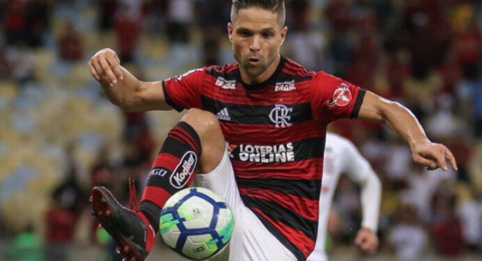 Comentarista rasga o verbo sobre posicionamento de Diego: “Nunca foi um meia cerebral”