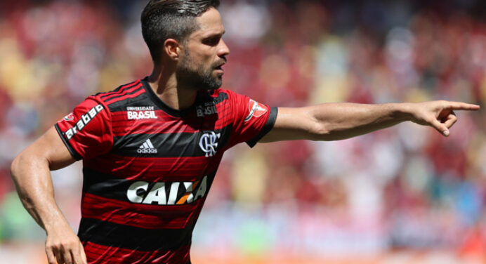 Comentarista dispara contra Diego: “Para dar passe para o lado, tem jogadores que custam menos”