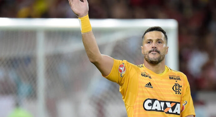 Julio Cesar confia em título do Flamengo e revela ter influenciado para efetivação de Barbieri