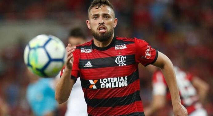Sevilla nega sondagem por Léo Duarte, do Flamengo: “Não está em nossa lista”