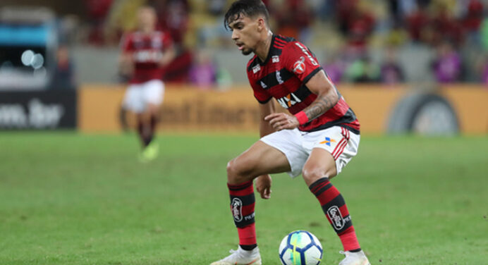 PSG está disposto a tirar Paquetá do Flamengo, diz site