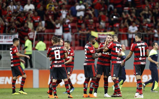 Invicto contra o Vasco no Mané Garrincha, Fla reencontra estádio com histórico recente de empates e vitórias