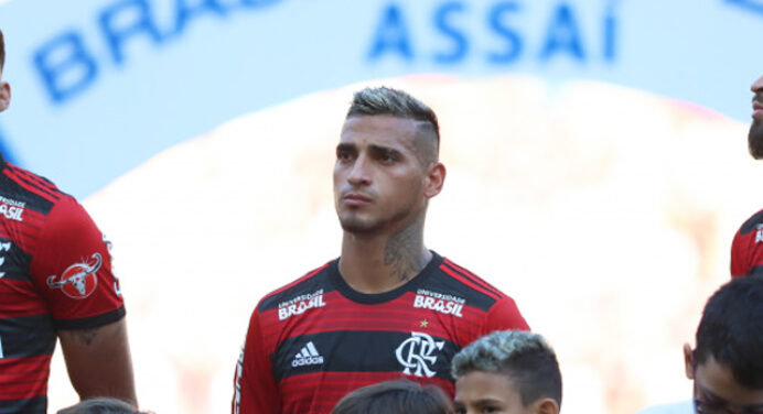 Mauro Cezar analisa pontos fortes de Trauco e contesta comissão técnica: “Ele foi colocado de lado”