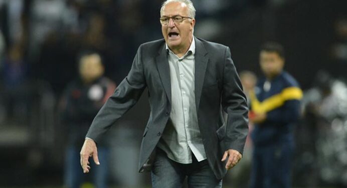 Dorival destaca agressividade e postura do Flamengo: “Essa passividade parece que foi quebrada”