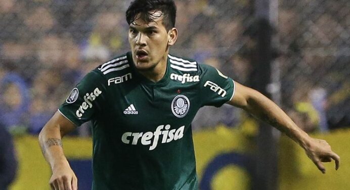 Leilão, tempo inativo e compra fixada: os motivos por quais Gómez, destaque do Palmeiras, não fechou com o Fla