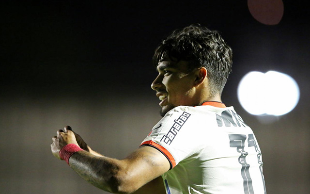 Paquetá chega a dez gols no Brasileirão e iguala marca de Diego em 2017