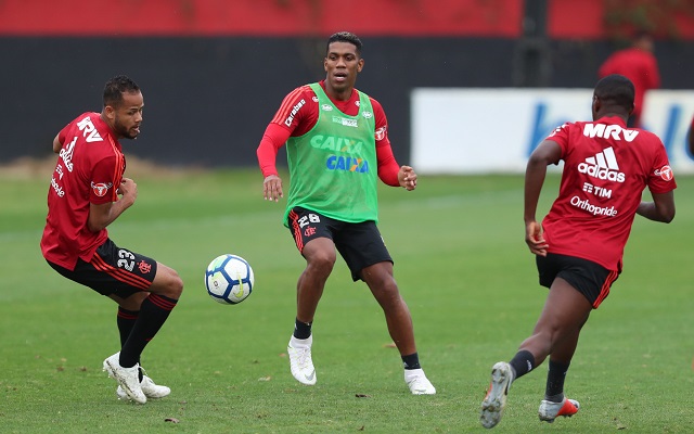 Renovaria? Veja os jogadores do Flamengo que têm contrato perto do fim