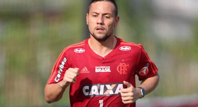 Mauro questiona atitude de Diego Alves e compara com Cássio, Prass e Jefferson: “Não é um goleiro tão seguro assim”