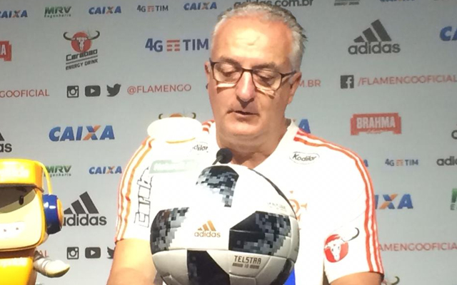 Dorival Júnior revela dúvidas para montar Flamengo que enfrenta o Corinthians