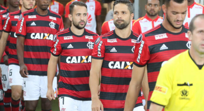 Ex-jogador do Fla diz que Diego e Everton Ribeiro não podem jogar juntos: “Fica lento”