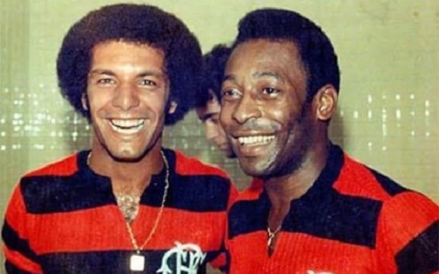 Aniversariante do dia, Pelé é homenageado por ídolos, que lembram jogo do Rei pelo Flamengo