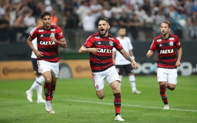 Flamengo volta à briga pelo título e encara o Fluminense no Maracanã