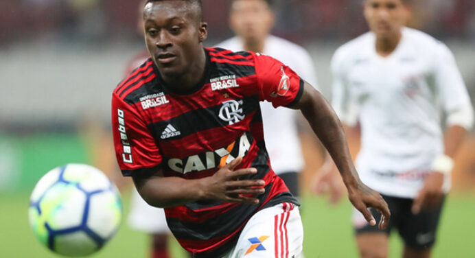 Narrador questiona contratação de Marlos Moreno: “Não tem DNA para jogar no Flamengo”