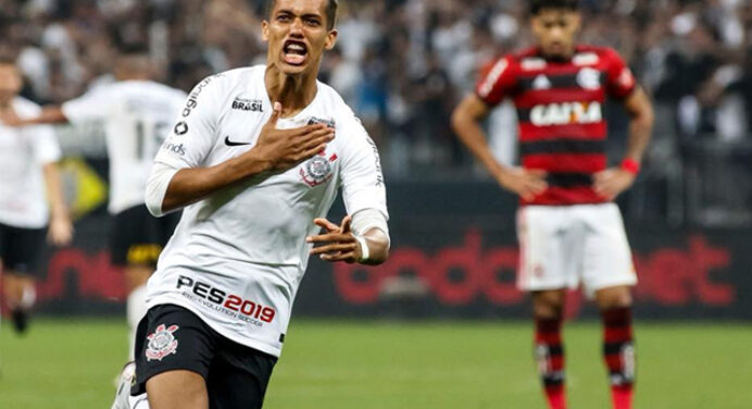 Empresário de Pedrinho, do Corinthians, compara o meia a Zico