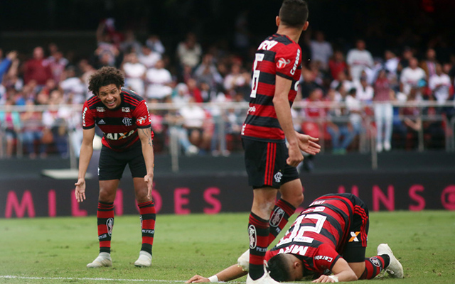 Comentarista questiona pouca lamentação de jogadores do Flamengo após mais uma derrota marcante