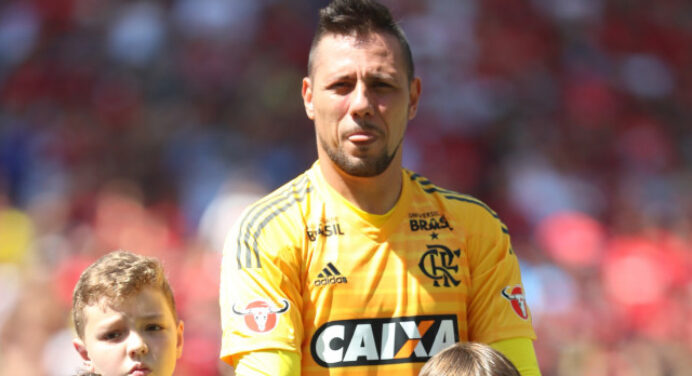 Antero vê Diego Alves com “filme queimado”: “Não pode acontecer com o Flamengo brigando pelo título”