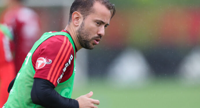Jornalista critica temporada de Éverton Ribeiro: “Não deu o retorno que todos esperavam”