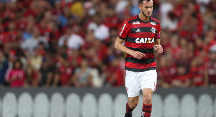 Após partida ruim contra o São Paulo, Réver deixa seleção do Brasileirão do prêmio Bola Prata