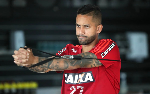 Flamengo e Rômulo se aproximam de acordo por rescisão de contrato