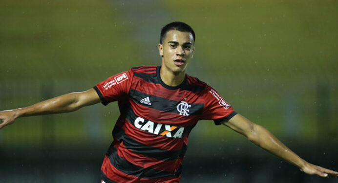 Com golaço de Reinier, Flamengo empata com o Santos em semifinal da Copa do Brasil sub-17; jogo de volta será no Rio de Janeiro