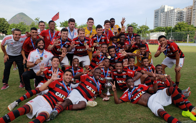 Flamengo segura vantagem sobre o Fluminense e chega ao 10º título do Torneio OPG