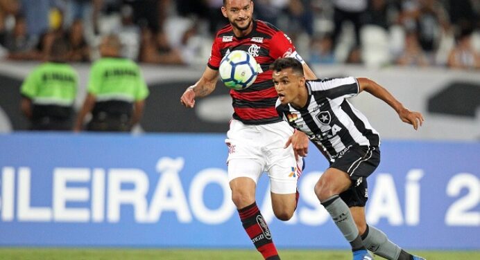 Botafogo zomba de Réver nas redes sociais um dia após vitória sobre o Flamengo