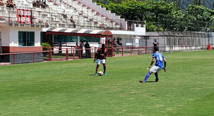 Flamengo fica apenas no empate com o Olaria e se complica no Torneio OPG