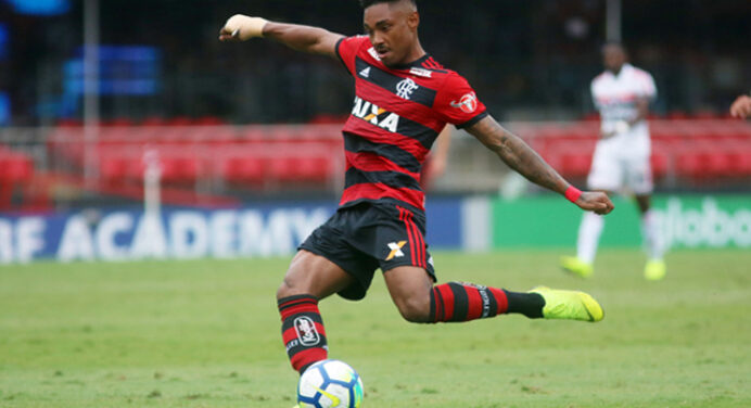 “Pior do que o do Paquetá”, diz Quesada sobre gol perdido por Vitinho, contra o São Paulo