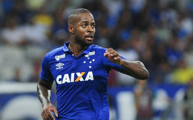 Cruzeiro garante não estar negociando Dedé com o Flamengo, e investidor nega pressão por venda