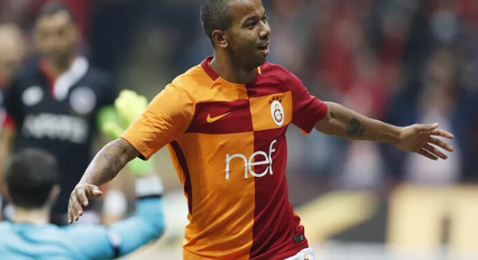 Mariano fica mais próximo de se tornar jogador do Flamengo, aponta site