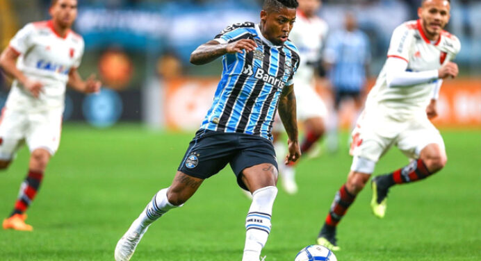 Marinho será cobrado pelo Grêmio após “se oferecer” para jogar no Flamengo, diz portal