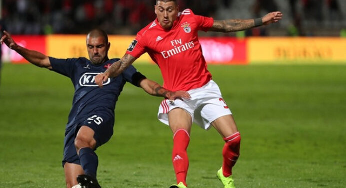 Sem reforço, Flamengo poderia olhar para o mercado português?