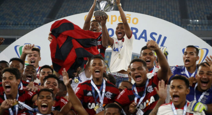 Flamengo conquista 15 títulos em torneios disputados pelas categorias de base no ano