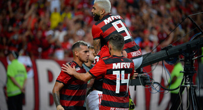 Jogadores do Flamengo convocam torcida para “fazer a festa” no Maracanã