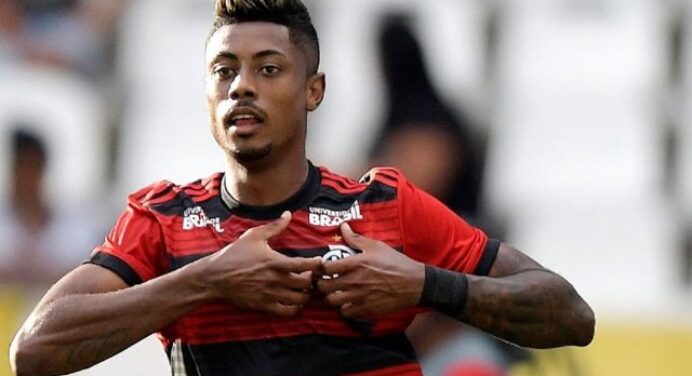 Dois gols e uma (quase) assistência: Bruno Henrique salva o Flamengo em 49 minutos e mostra cartão de visita