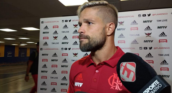 Diego volta a despistar sobre renovação, mas avisa: “Não vai mudar a minha entrega”