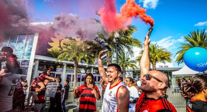 Flamengo em campo, em quadra e no videogame no fim de semana