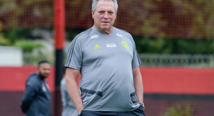 Comentarista pede demissão de Abel Braga: “Esse time não tem cara de Flamengo”
